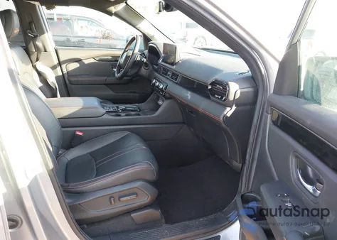 2025 Honda Pilot Trailsport z USA, uszkodzony, nr VIN 5FNYG1H68SB049836